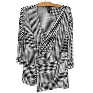 Clara Sun Woo | Top Houndstooth 3/4 Sleeve Black White Stretch V Neck- Size 1x